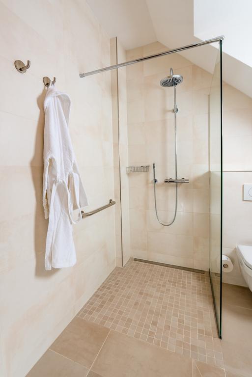 Landgasthaus Wintringer Hof Hotel Саарбрюкен Стая снимка